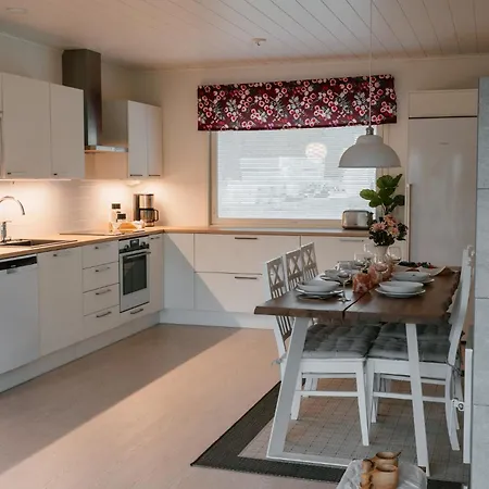 Lapland Aurora Retreat By Booklapland *